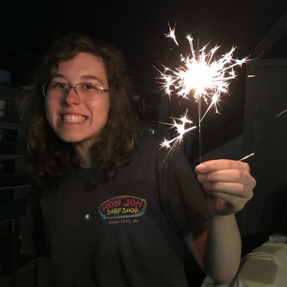 Meet your Posher, Debbie - Picture 1 of 1